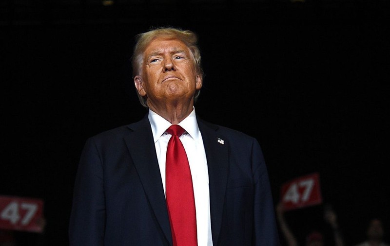 Donald Trump ar fi fost găsit vinovat și condamnat pentru încercarea de a prelua puterea, dacă nu ar fi fost ales președinte. Președintele reacționează violent