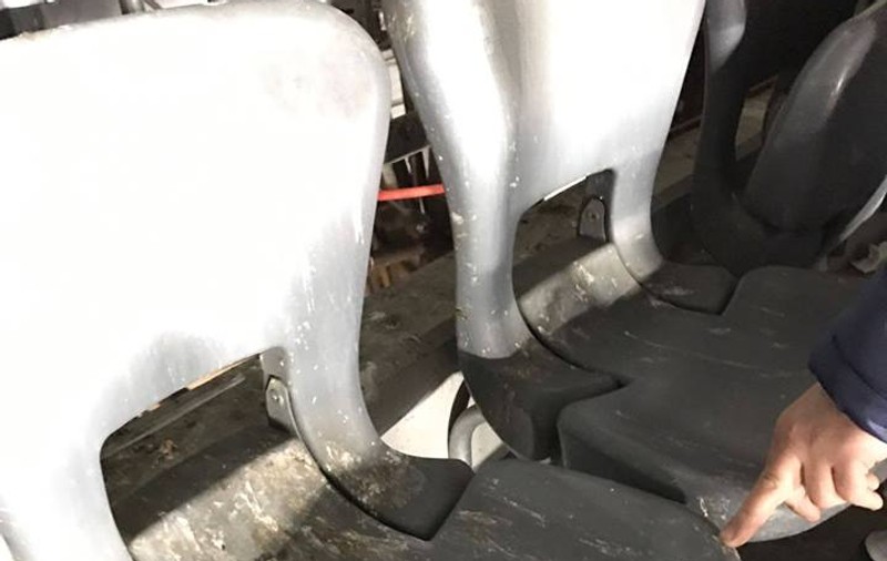 Nesimțire! Federația își bate joc de suporterii naționalei! Îi tratează cu găinaț! Plus umilința de la metrou