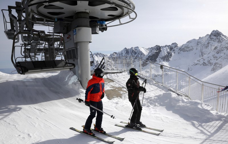 Italia a redeschis pârtiile de schi, iar alte țări se pregătesc de startul sezonului, după un an în care turiștii au lipsit