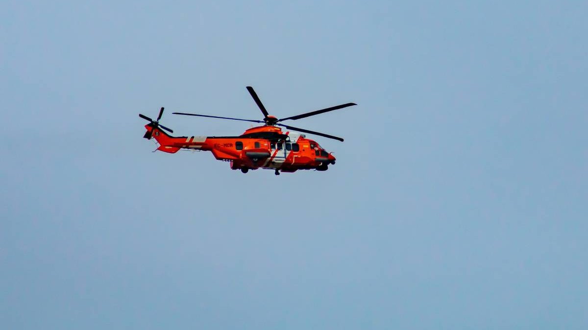 Un elicopter SMURD în timpul unei intervenții de salvare