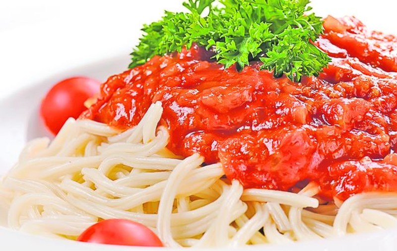 O reţetă pe zi / Spaghete cu roşii