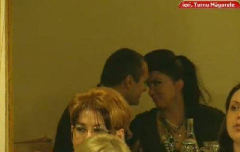 IUBITUL lui BAHMU, de mână cu o altă FEMEIE! Vezi cine este misterioasa tânără!