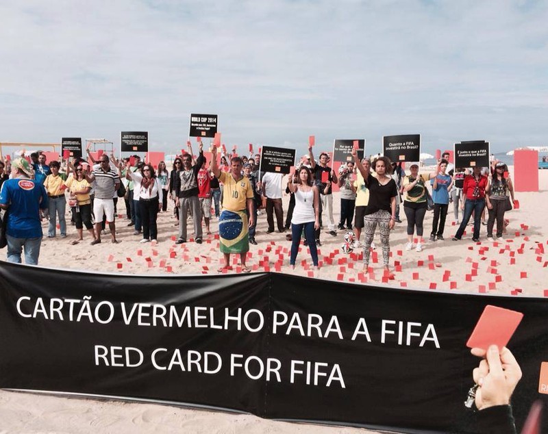 Proteste pe Copacabana: "Nu suntem orbi!"