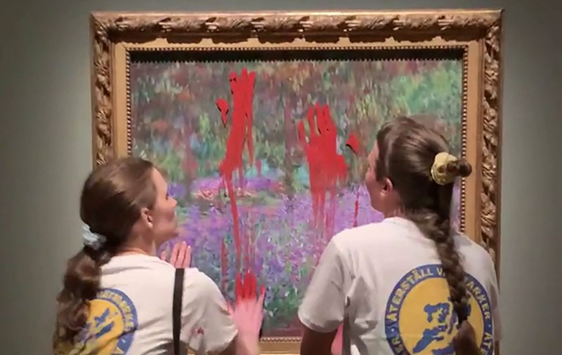 Două tinere au fost arestate, după ce au vandalizat un tablou de Monet, la Muzeul Național din Stockholm