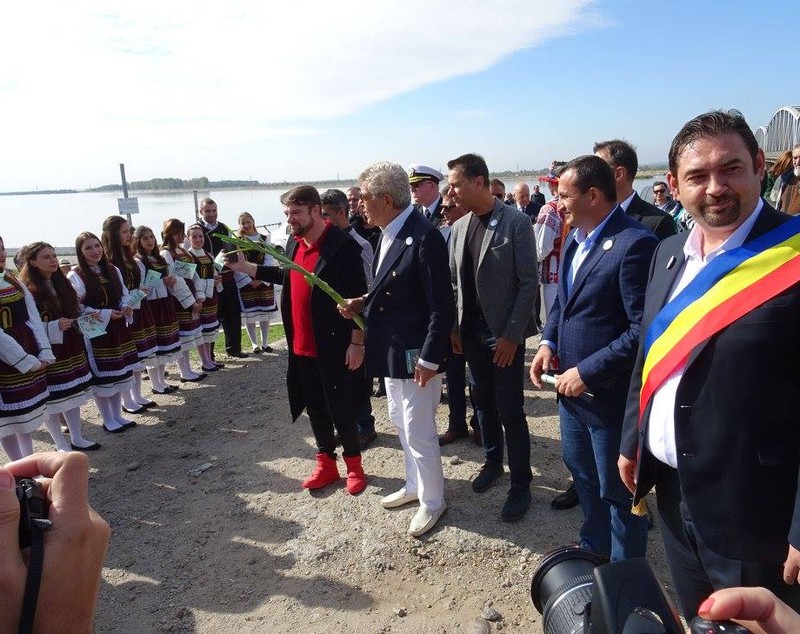 A început festivalul ”Oltenii şi restul lumii” GALERIE FOTO
