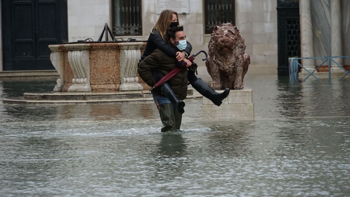 VIDEO | Piața San Marco din Veneția a fost inundată. Digurile nu au fost activate