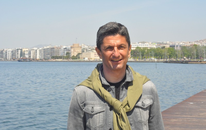 Primul interviu cu Răzvan Lucescu după ce echipa sa a devenit noua campioană a Greciei.  “În dimineața de după victorie, un copil de-o șchioapă mi-a cântat pe stradă imnul clubului”