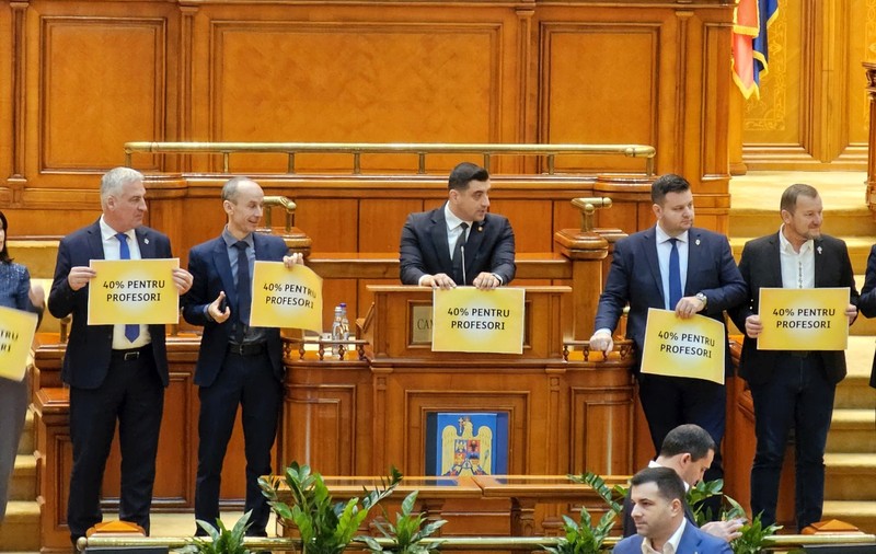 Parlamentarii AUR au părăsit plenul și nu vor vota bugetul. George Simion: PSD şi PNL au respins majorarea de 40% promisă profesorilor
