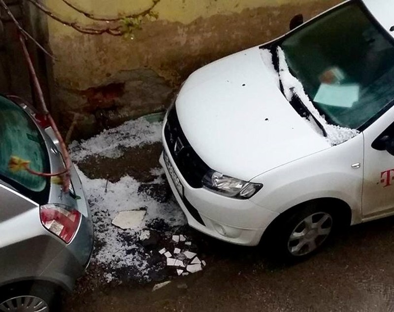 Iașiul, paralizat după o ploaie torențială! VEZI IMAGINILE DEZASTRULUI