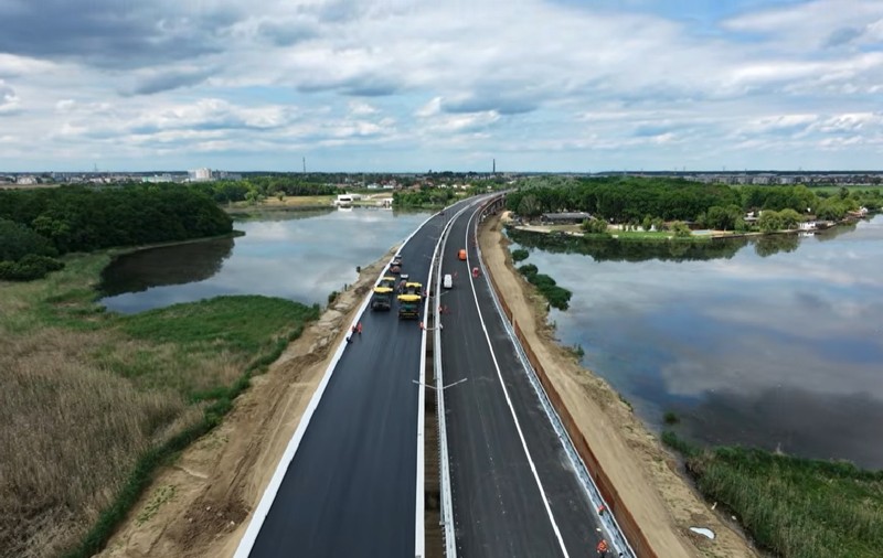 Imagini noi cu podul peste Lacul Cernica de pe Autostrada A0 Nord: A primit primele marcaje rutiere