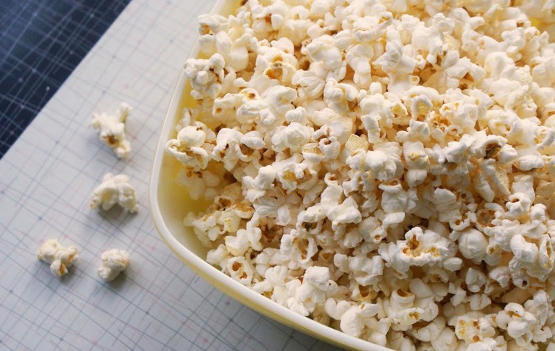 Ce se întâmplă în corpul tău când consumi popcorn