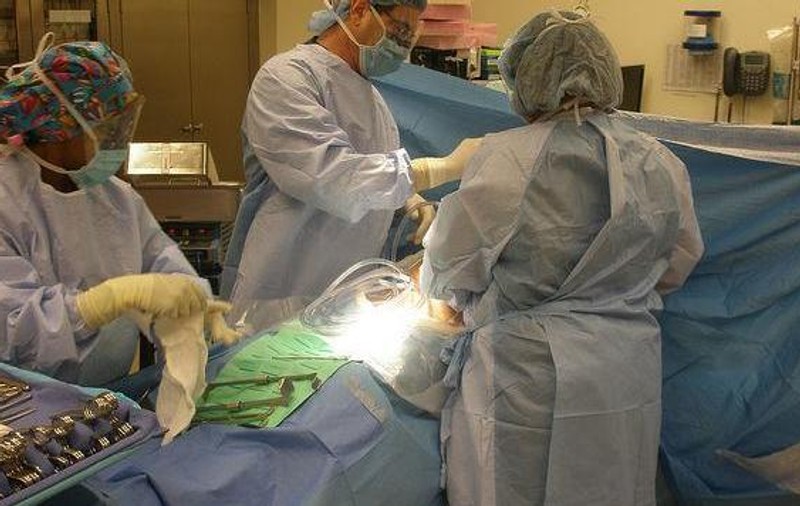 O tânără cu probleme cardiace a murit după ce a născut la Spitalul Județean de Urgență din Piatra-Neamț