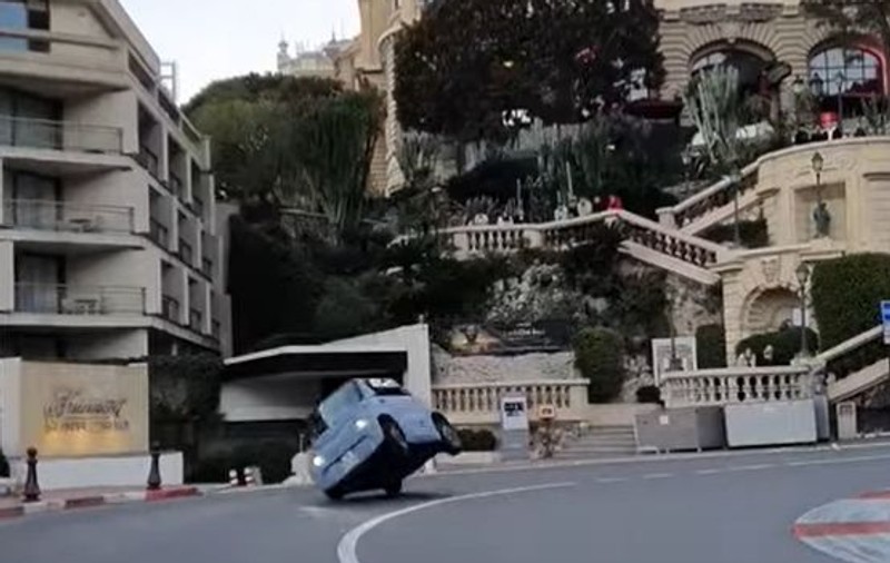 Un adolescent de 16 ani a vrut să testeze circuitul de Formula 1 de la Monte Carlo și s-a răsturnat într-o curbă