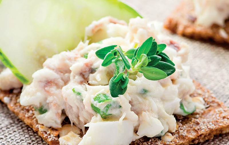 Salată de pește afumat. Rețetă de salată cu pește afumat
