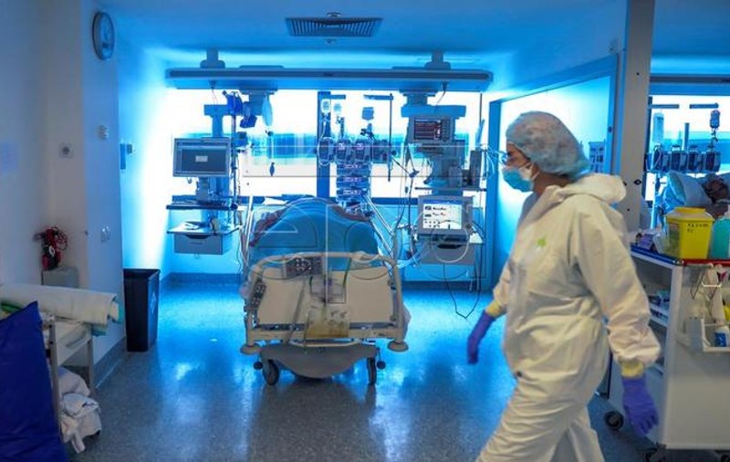 Într-un spital din Detroit oamenii mor în camera de gardă înainte de a le putea veni cineva în ajutor