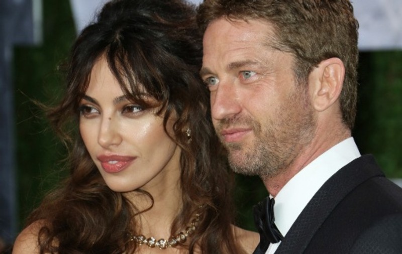 Gerard Butler are dubii? Vezi RĂSPUNSUL SINCER care l-a dat de gol că nu prea ar vrea s-o ia de nevastă pe MĂDĂLINA GHENEA! VIDEO