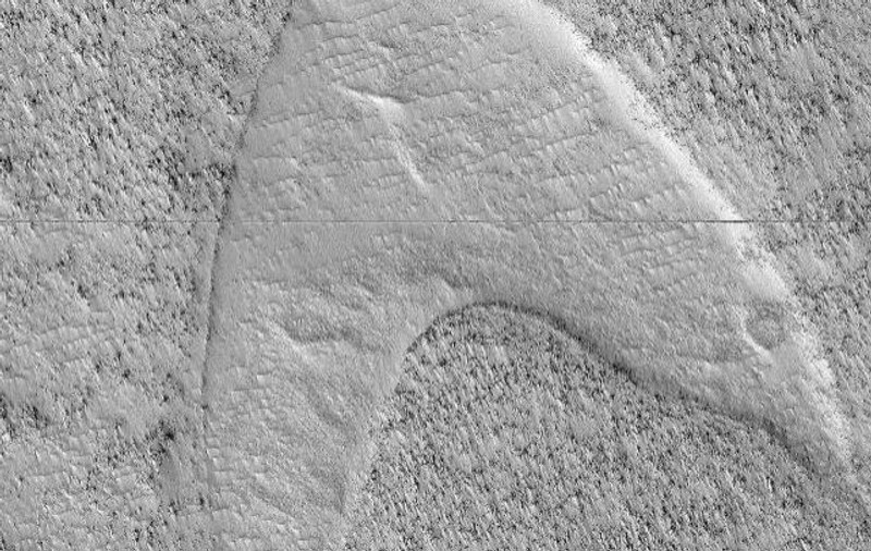 FOTO | NASA a descoperit sigla "Star Trek" pe lună