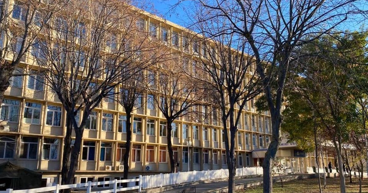 Intrarea în Spitalul Municipal Mangalia