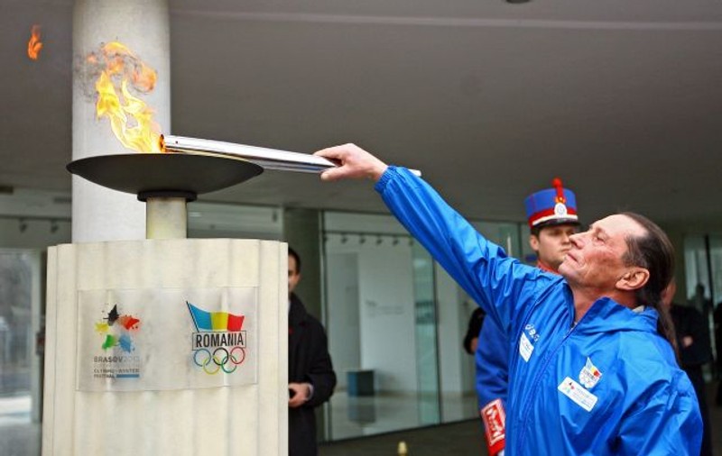 Flacăra olimpică de la FOTE 2013 a străbătut Bucureștiul l FOTO