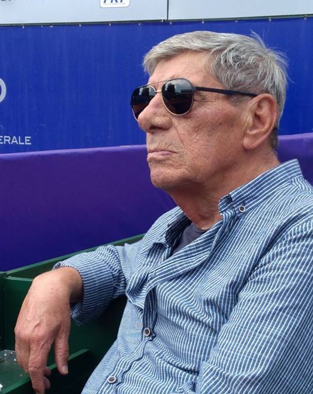 FOTO EXCLUSIV/ Mitică Popescu, apariție rară în public. Surprins pe o arenă sportivă, unde a depănat amintiri despre Cristian Țopescu