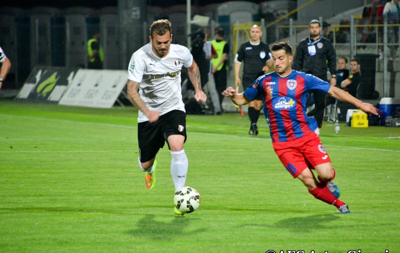 Liga 1: FC Botoșani - Astra Giurgiu 0-1, în deschiderea etapei a 25-a. Filipe Teixeira a marcat din 6 metri, în doi timpi, după o fază de geniu făcută de Denis Alibec! În Moldova, liderul campionatului a evoluat o jumătate de oră în 10 oameni!