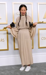 Chloé Zhao („Nomadland”) a câștigat Oscarul pentru cel mai bun regizor