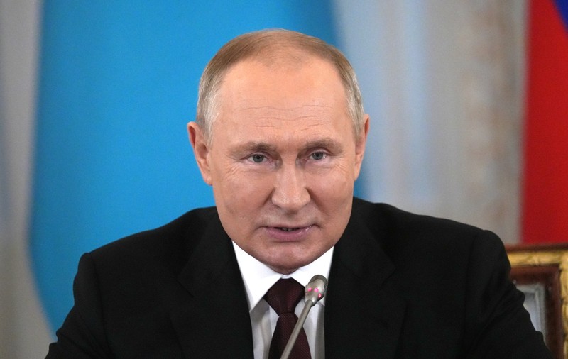 Tractor, laude și un munte de pepeni. Cadourile primite de Putin cu ocazia zilei sale de naștere