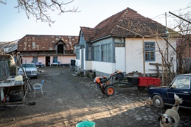 Casa din Bogdăneşti, unde locuiau soţii Moroşanu (foto Eli Driu)