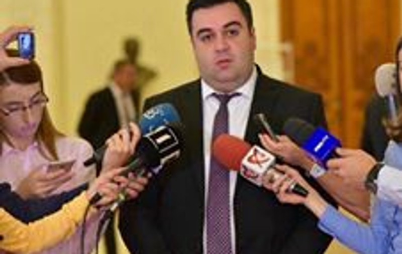 Ministrul Răzvan Cuc, despre demisie: "Mulţumesc tuturor colegilor pentru susţinere, dar asta e decizia pe care am luat-o!"