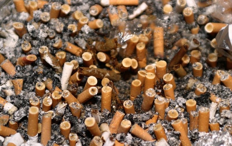 La doi ani şi jumătate fumează un pachet de ţigări pe zi