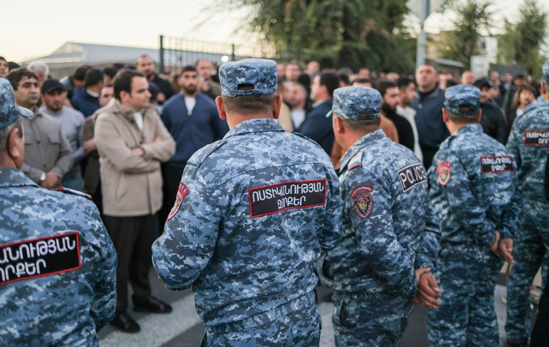 Alegeri în Armenia. Şase candidaţi proruși au fost arestaţi cu o zi înainte de deschiderea secțiilor de votare