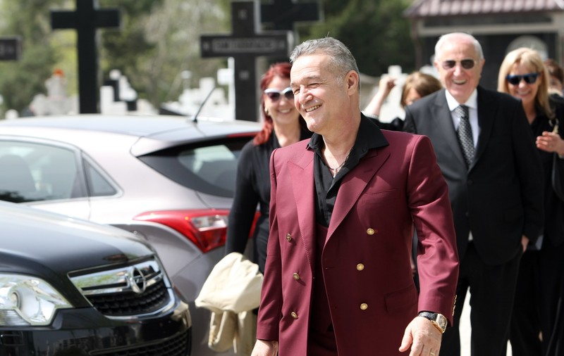 Gigi Becali, către Alibec: ”Bă, dacă mă asculți, ajungi mai bun decât Benzema!”. Ce internațional mai vrea creditorul Stelei