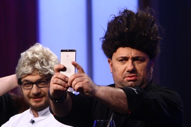 Chef Scărlătescu, apariție șocantă în emisiune. Cum arată cu perucă