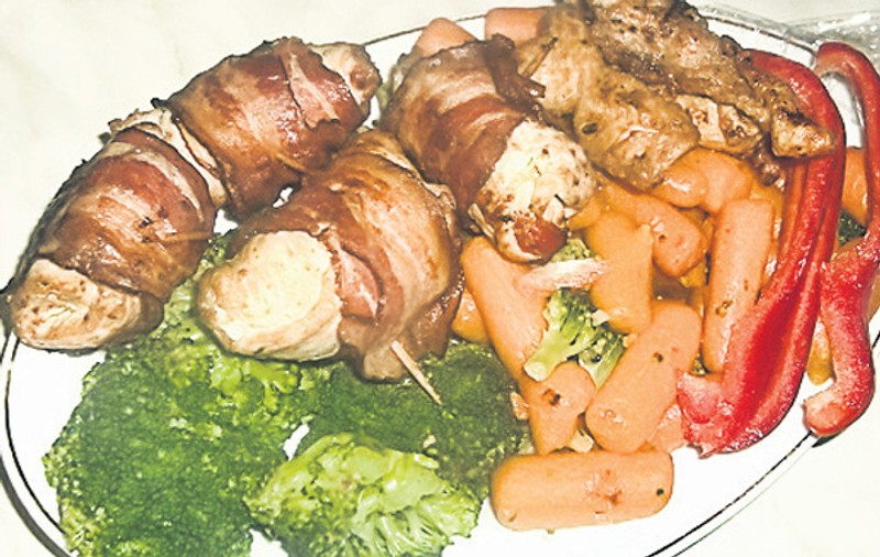 O reţetă pe zi | Rulouri de pui cu bacon şi broccoli