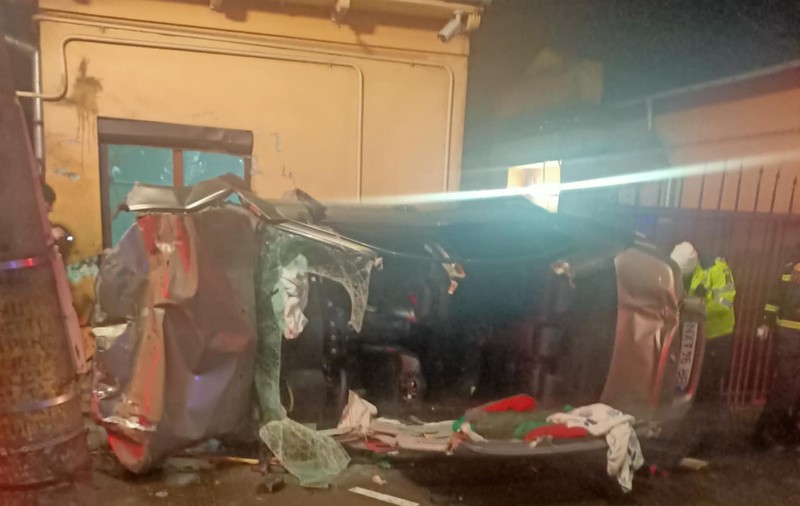 Patru mașini parcate au fost lovite în Brăila, după ce un șofer a intrat pe contrasens și s-a proptit în peretele unei case