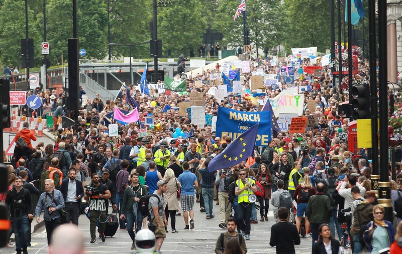 Imigranţii, obligaţi să părăsească Marea Britanie după Bexit? Declaraţiie unui oficial britanic