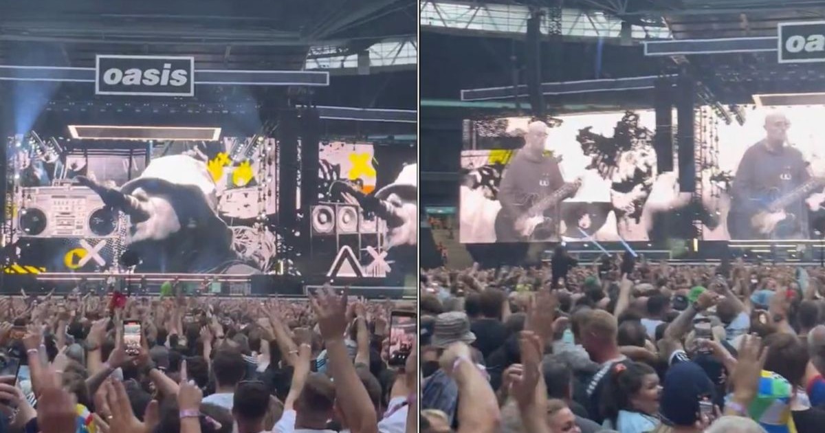 Membrii formației cântă pe scena stadionului din Londra, iar fanii se văd cu mâinile ridicate în sus, 2 august 2025