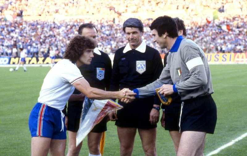 Nicolae Rainea l-a eliminat pe Maradona şi i-a cântat Pluguşorul lui Marius Stan / ^FOTO&VIDEO