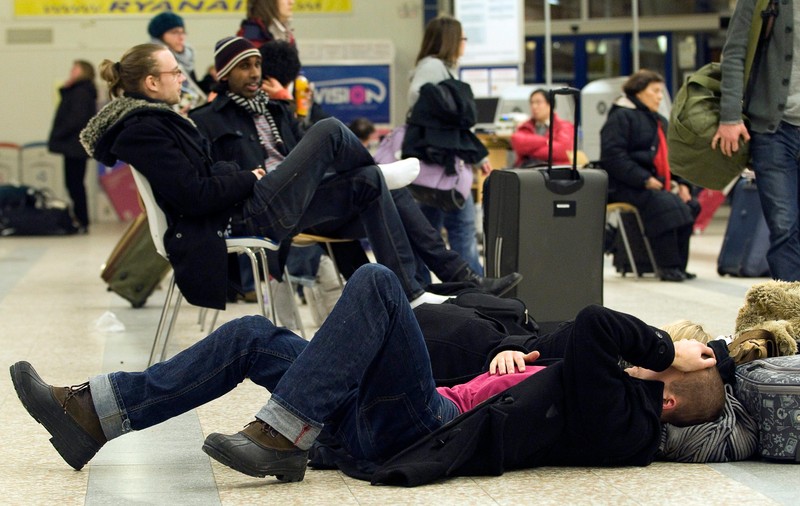 Români blocaţi pe un aeroport din Elveţia! Ce s-a întâmplat!