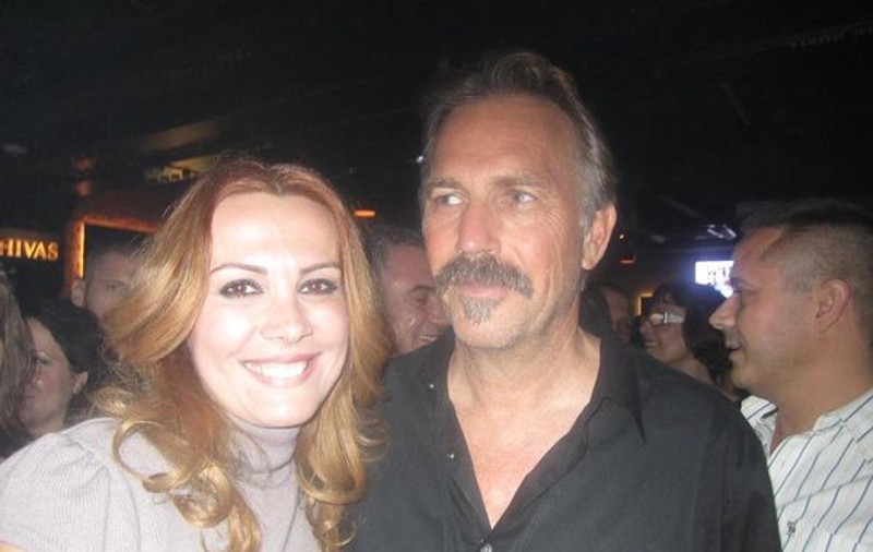 Dana Săvuică s-a comportat ca o adolescentă îndrăgostită în prezența lui Kevin Costner