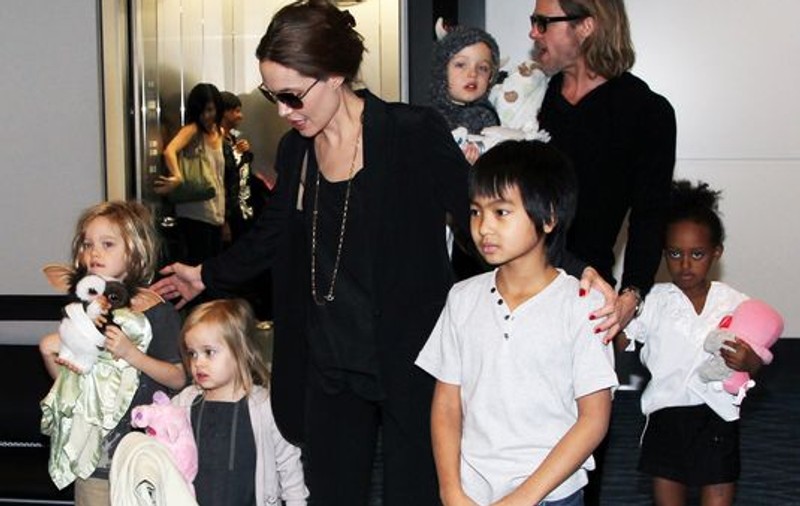 Brad Pitt şi Angelina Jolie nu-şi lasă copiii să caute informaţii despre părinţii lor pe Google