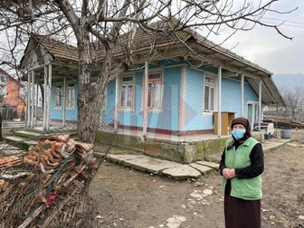 Mama bărbatului din Iași îngropat și apărut după 40 de zile în poarta casei. Foto: BZI