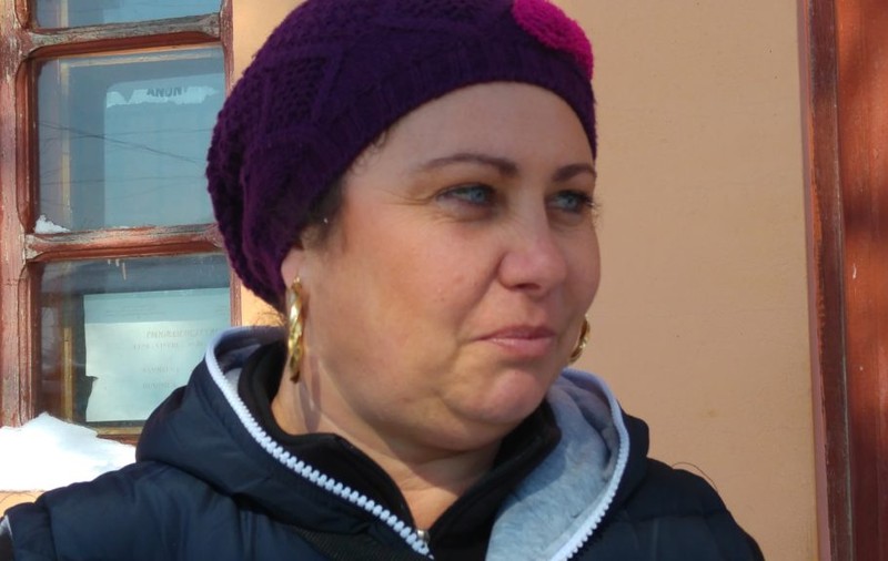 O poștărița din Dâmbovița i-a atacat pe asistații sociali care nu muncesc. Scuzele celor care primesc ajutoare