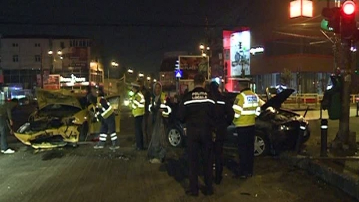 Taxi lovit de un șofer băut, în cartierul Crângași