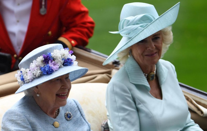Regina consoartă Camilla, primul mesaj după moartea Elisabetei a II-a: O femeie "solitară" într-o lume condusă de bărbaţi