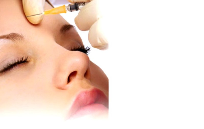 Frumusețe plătită scump! O femeie a murit după ce și-a injectat 16 doze de botox