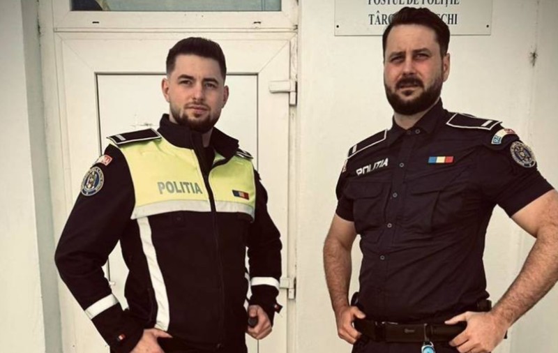 „Au văzut spaima în ochii părinţilor”. Doi polițiști din Prahova au salvat un copil escortând o mașină care gonea pe șosea, spre ambulanță