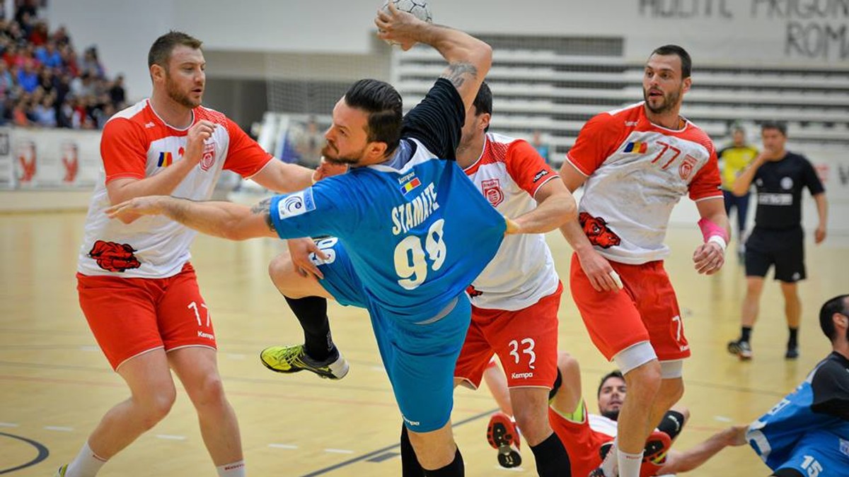 Handbaliștii echipei CSM București țintesc titlul de campioană a României