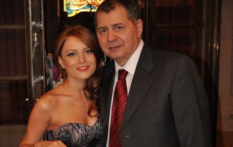 Elena Gheorghe este solista anului 2011