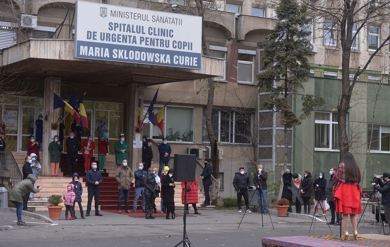 Un agent de pază de la Spitalul Marie Curie din București, acuzat că a lovit un bărbat și că a folosit și spray lacrimogen. De la ce a pornit scandalul